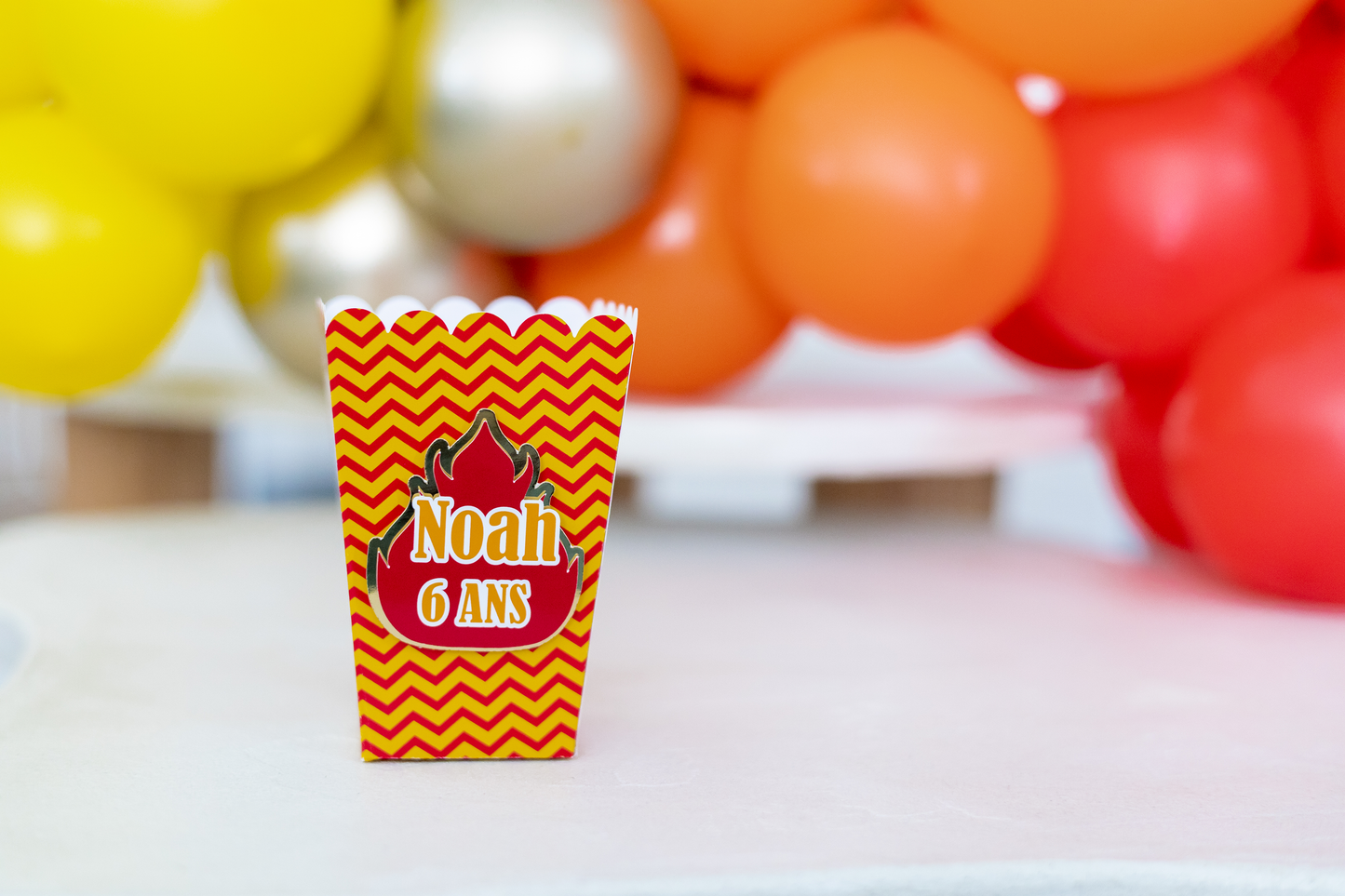 Mini boîte pop corn personnalisée pompier Melimeliparty